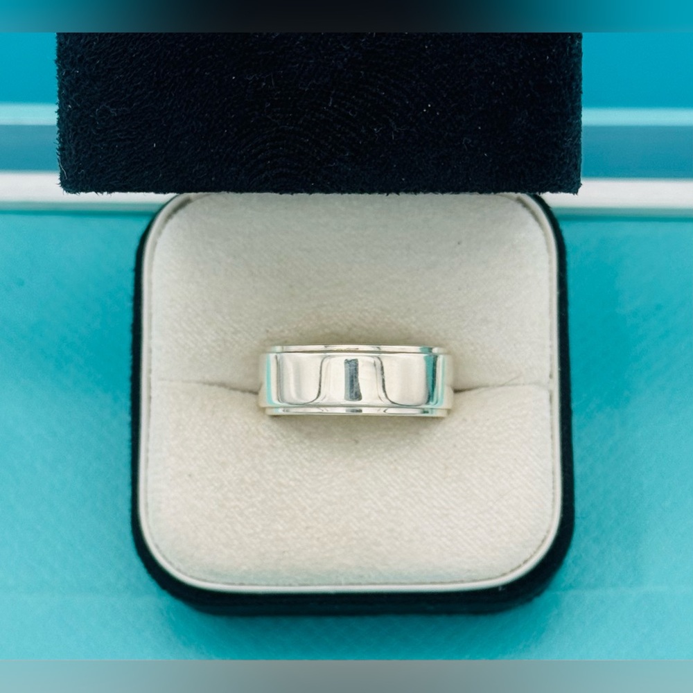 Tiffany and Co. Metropolis Ring Size 10 Retired VGUC